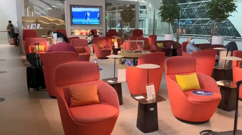 dubai airport lounge
