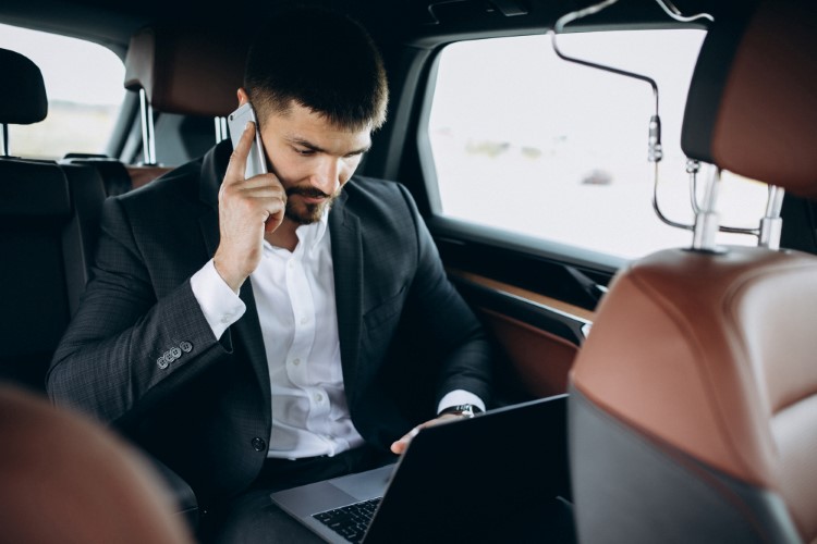 Hiring A Limo Service for Business Travel