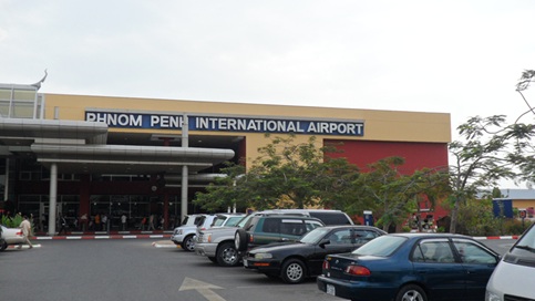 International_airport_-_panoramio List of Harry Reid Airport Lounges