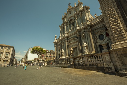 Catania_-_Italy_(15029932265) Glasgow Prestwick