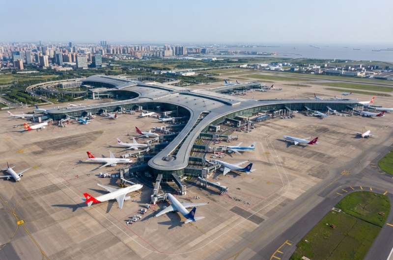 Airport Pudong: Tight Connection & Language Barrier Guide