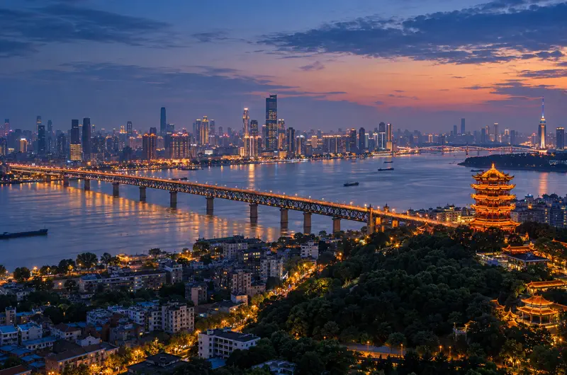 Wuhan-Yangtze-River-Business-Skyline